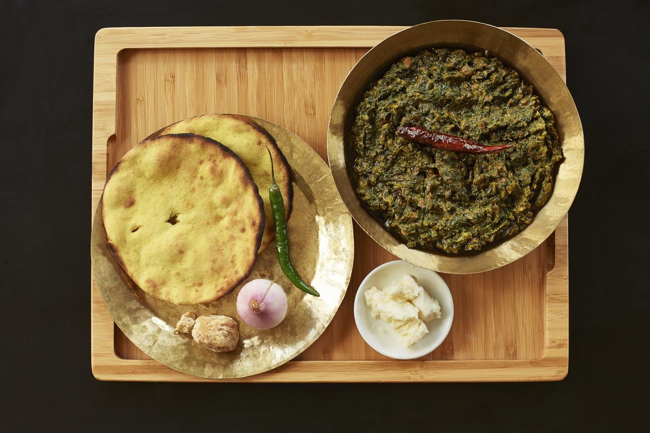 Готель Taj Swarna, Амрітсар Екстер'єр фото A traditional meal of Makha